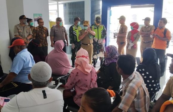 55 Warga Masuk ODP, Gugus Tugas Covid-19 Seputihsurabaya Semprot Disinfektan