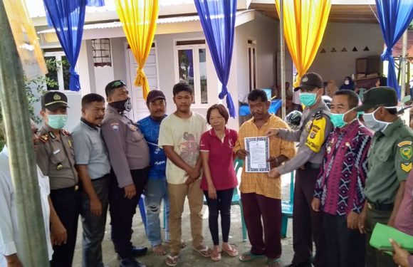 Kapolsek Trimurjo Sosialisasikan Maklumat Kapolri sekaligus Penyemprotan Disinfektan