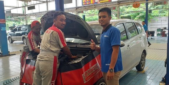 Booking Servis di Bengkel Tunas Toyota Dapat Gratis Oli