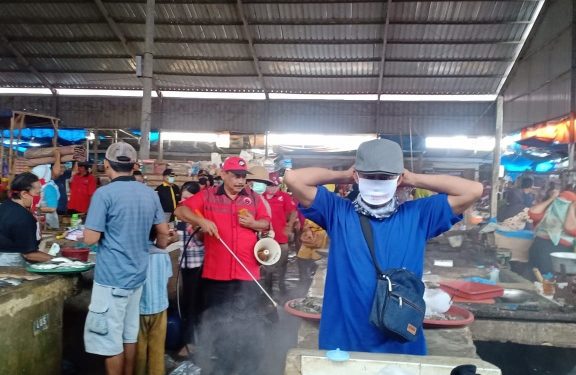 Cegah Covid-19, PDI Perjuangan Semprot Disinfektan di Seputihmataram