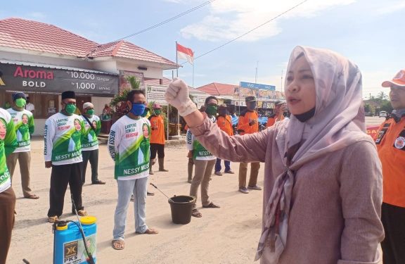 Nessy Mustafa Kukuhkan Relawan Bersinar Pencegahan Covid-19 di Seputihmataram