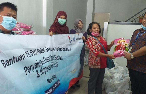 FIFGROUP Cabang Bandarjaya Bagikan Paket Sembako Bagi Warga Dampak Covid 19