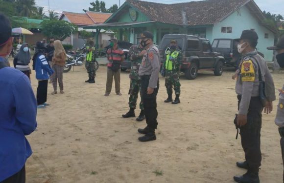 Polsek dan Koramil Tertibkan Pedagang Takjil Dadakan di Pasar Sidodadi
