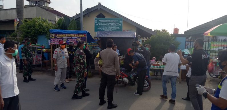 Cegah Corona, Bupati Loekman Tegaskan Pedagang Seputar Masjid Istiqlal Ikuti Aturan