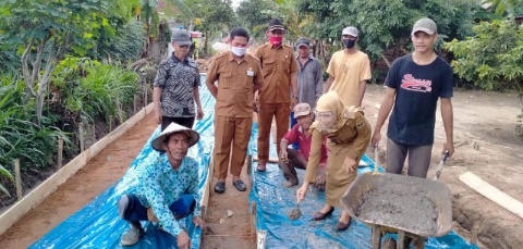 Jalan Beton Usulan Empat Tahun Lalu, Direalisasikan Kakam Mestifah