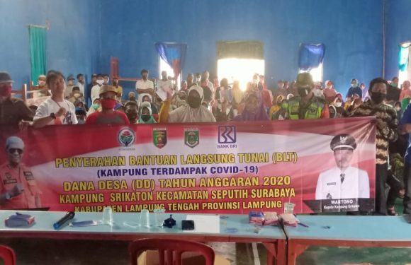 Kampung Srikaton Bagikan BLT Dana Desa Tahap Tiga