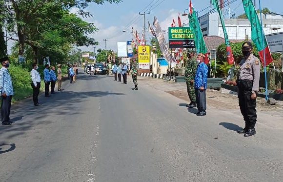 Peringati Detik-Detik Proklamasi, Forkopincam Trimurjo Turun ke Jalan Raya