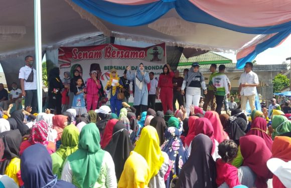 Bersama Masyarakat, Nessy Mustafa Senam Bersinar di Seputihsurabaya