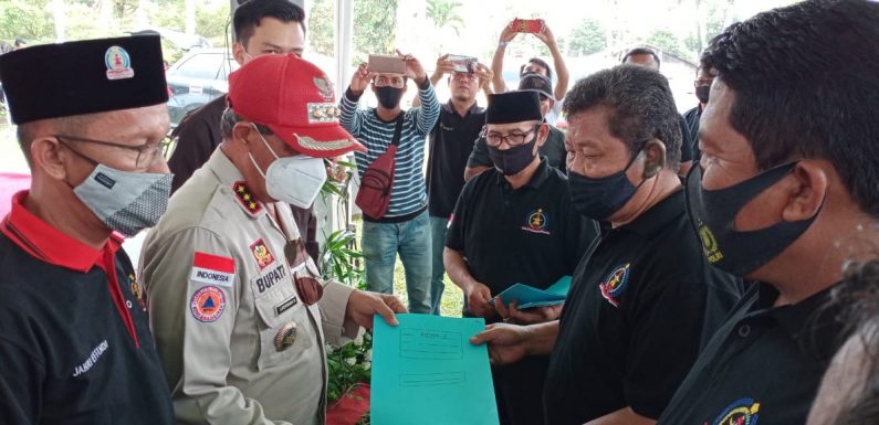 Bupati Loekman Hadiri Deklarasi dan Pelantikan FOR IKKAM Lamteng