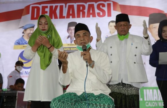 Nessy Kalviya-KH Imam Suhadi Deklarasi Menuju Pilkada Lamteng 2020