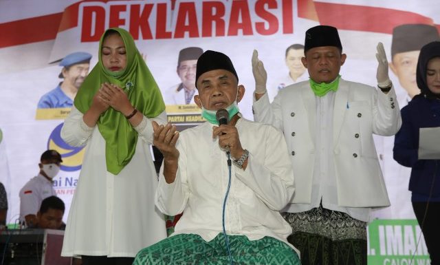 Nessy Kalviya-KH Imam Suhadi Deklarasi Menuju Pilkada Lamteng 2020