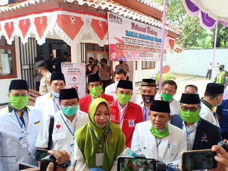 Resmi Daftar Ke KPU, Nessy-Imam Mohon Doa Restu Masyarakat Lampung Tengah