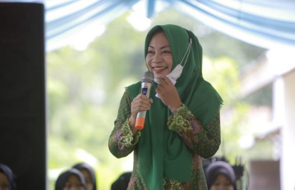 Hadiri Pengajian NU di Bekri, Nessy Kalviya Mustafa Ajak Muslimat Cerdas Berdemokrasi
