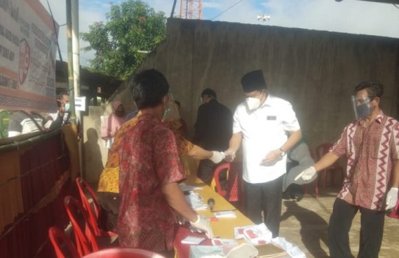 Nyoblos di TPS 023 Yukum Jaya, Musa Ahmad ; Semoga Pilkada Lahirkan Pemimpin Yang Terbaik