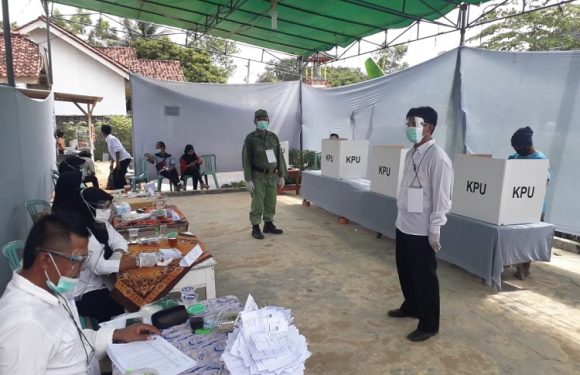 Pencoblosan di TPS 08 Lancar di Kampung Pajarmataram