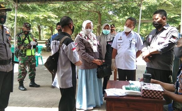 Camat Dan Kapolsek Pantau Pencoblosan
