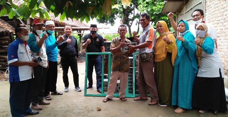 Peduli Sesama, Alumni PGA Metro Angkatan 87 Renovasi Rumah Komari Samsu
