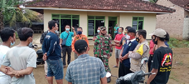 Hindari Kerumunan, Camat Punggur Minta Warga Simpan Batu yang Diduga Meteor