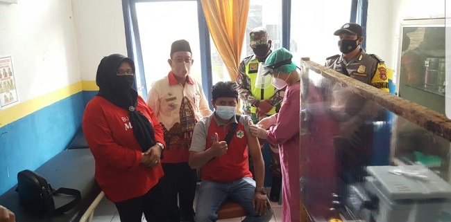 Terima Vaksin Perdana di Putrarumbia, Begini Pesan Wayan  Subagiyo