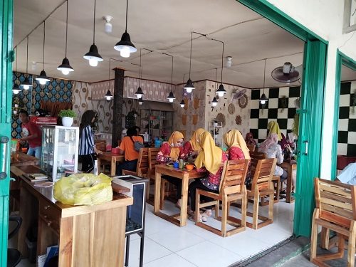 Pecel Lele Slamet Wae Buka Dua Cabang Di Bandarjaya