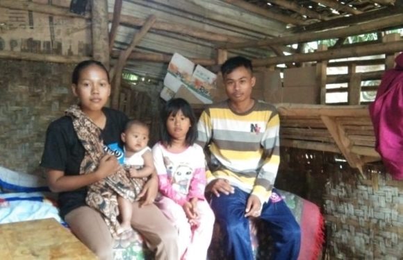 Rumah Dibongkar Penagih Hutang, Ernawati Tinggal di Bekas Kandang Kambing