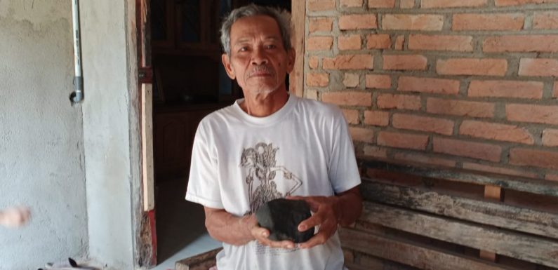 Batu Meteor yang Jatuh di Sawah Mbah Sukirno Mengandung Fe, Magnesium dan Silka