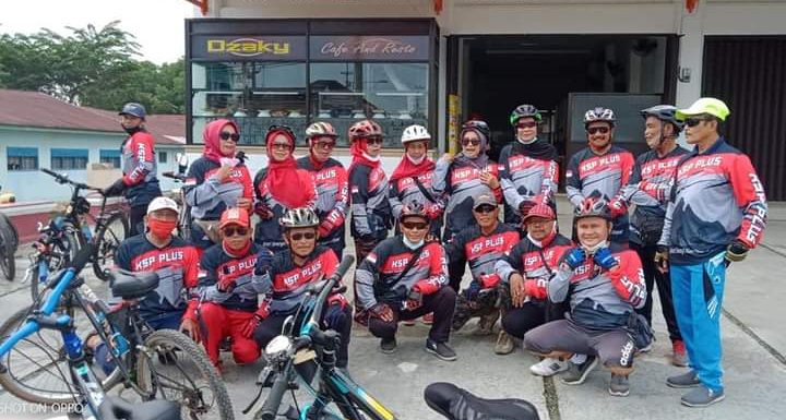 KSP Plus Gencarkan Budaya Semangat Sehat dengan Gowes Bersama