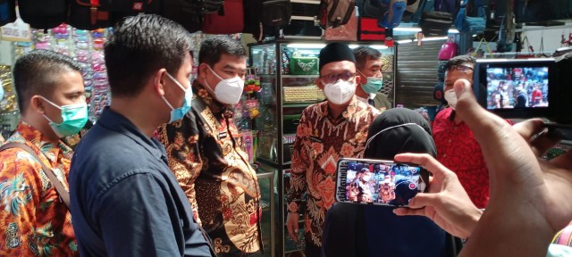 Pemkab Lamteng Vaksinasi Pedagang dan Pengunjung Pasar BJP