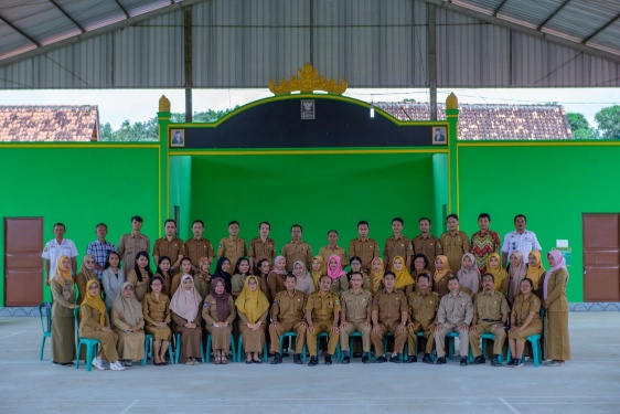 Guru SMAN 1 Seputihmataram Terpilih sebagai Tenaga Pendidik SILN di Mesir