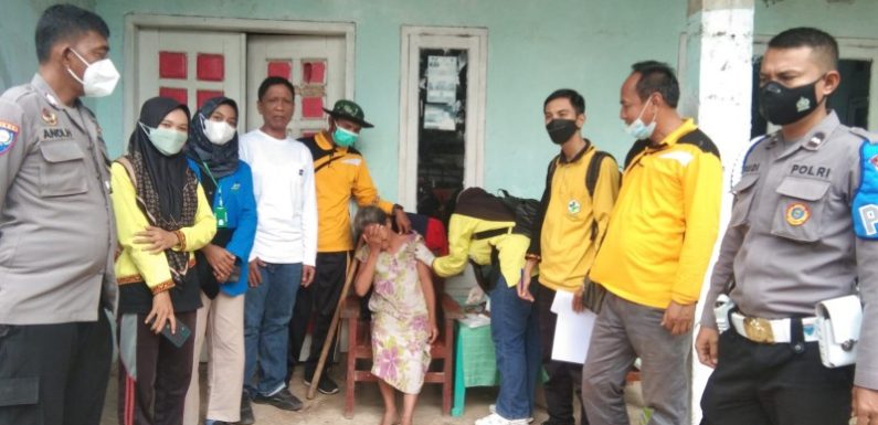 Tak Datang Vaksinasi, Warga Waypengubuan Didatangi Camat