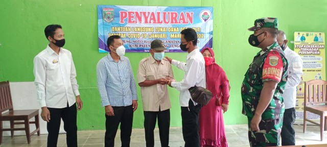 Salurkan BLT-DD Tahap Pertama Kepada 118 KPM, Bambang ; Semoga Bermanfaat