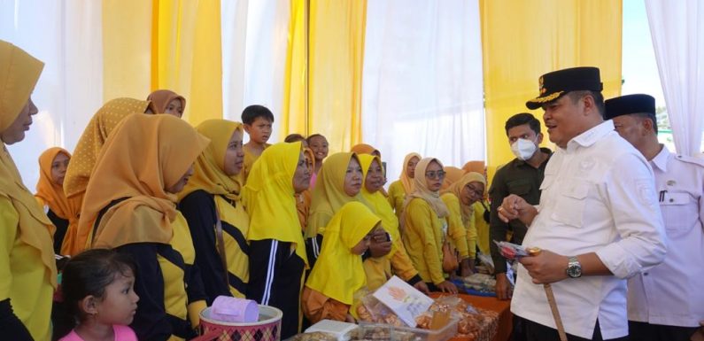 Bupati Lamteng Musa Ahmad Buka Bunga Kampung di Buminabung