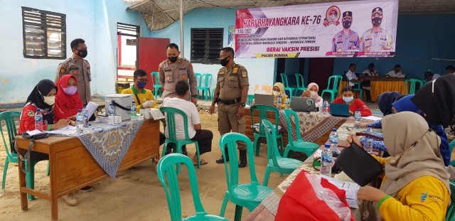 Hari Bhayangkara ke-76, Polsek Rumbia Buka Gerai Vaksin Presisi