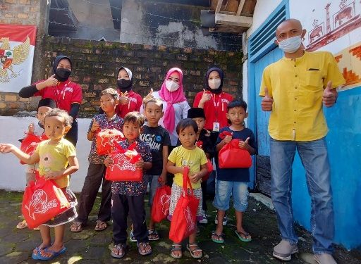 Bekerjasama dengan EMCO Toys, Alfamart Bagikan 2.000 Paket Mainan