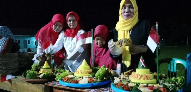 Peringati HUT RI ke 77, Masyarakat Kampung Mujirahayu Panjatkan Doa Bersama dan Tumpengan