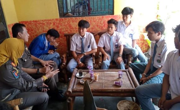 Satpol PP Lamteng Tertibkan Siswa yang Bolos Sekolah