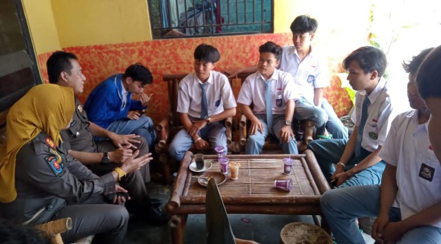 Satpol PP Lamteng Tertibkan Siswa yang Bolos Sekolah