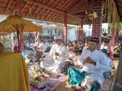 SMAN 1 Seputih Mataram Peringati Saraswati