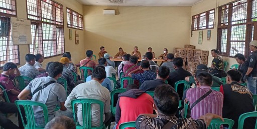 Tidak Lolos Pendataan Tenaga Non ASN, Puluhan Petugas IB Lamteng Datangi Disbunakkan