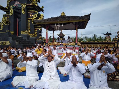 Umat Hindu Dharmaagung Rayakan Galungan