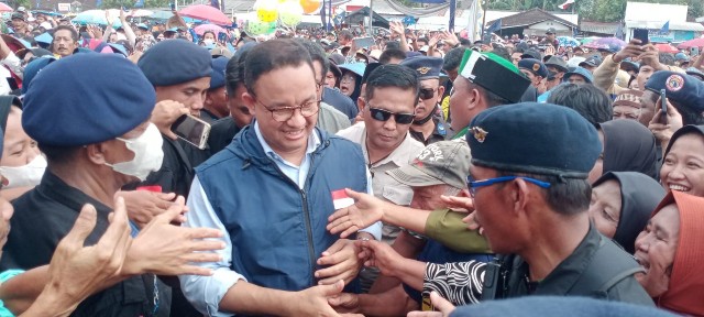 Sambut Anies Baswedan, Ribuan Massa Padati Lapangan Kampung Untoro