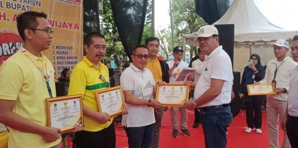 Dinas PMK Lamteng Raih Penghargaan Dari Bupati Musa