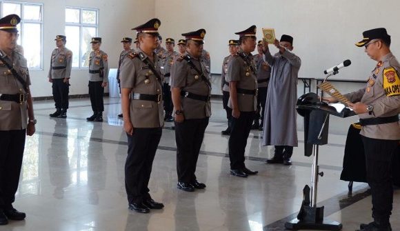 Pimpin Sertijab Kasat Intelkam dan Dua Kapolsek, Begini Pesan Wakapolres Lamteng