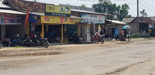 Masyarakat di Rumbia Tunggu Kedatangan Presiden Jokowi