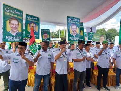 PKB Lamteng Targetkan 10 Kursi, Sholawat Badar Iringi Pendaftaran Bacaleg ke KPU