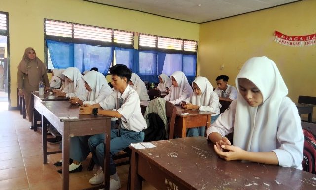 Berbasis Komputer, SMKN 1 Terbanggibesar Lamteng Lakukan Ujian Sekolah Secara Online