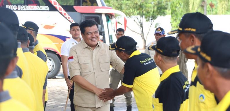 Bupati Musa Ahmad Lepas Peserta Kontingen Lamteng Ikuti PENAS Petani Nelayan Indonesia ke XVI ke Padang