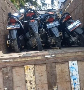 Viral Di Medsos, Polsek Tambora Amankan Truk Plat BE Pengangkut Motor yang Diduga Hasil Curian