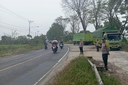 Cegah C3, Jajaran Polsek Trimurjo Gelar KRYD di Sepanjang Jalur Lintas Komet-Balam