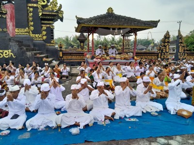 Umat Hindu Dharmaagung Rayakan Galungan
